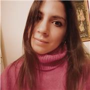 Laureata in Linguistica impartisce lezioni di grammatica italiana, storia, geografia, letteratura, latino e linguistica
